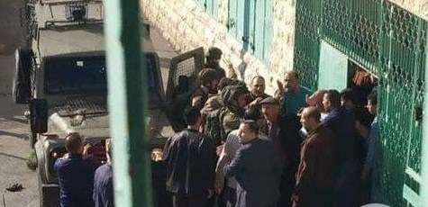 Israeli forces attack, injure dozens of Palestinian students in Hebron