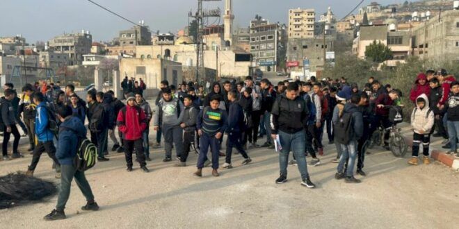 4 Palestinians injured as occupation forces assault peaceful protest south of Nablus