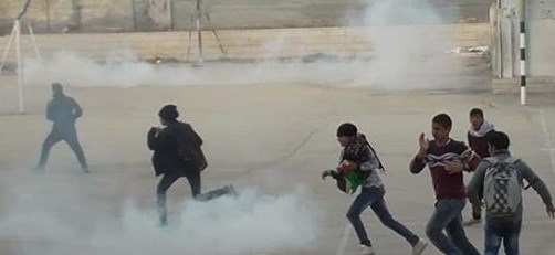 Israeli forces raid Hebron school, injure dozens of students