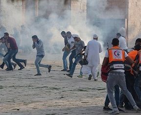 Israel bans 21 Palestinians from entering Al-Aqsa for 15 days