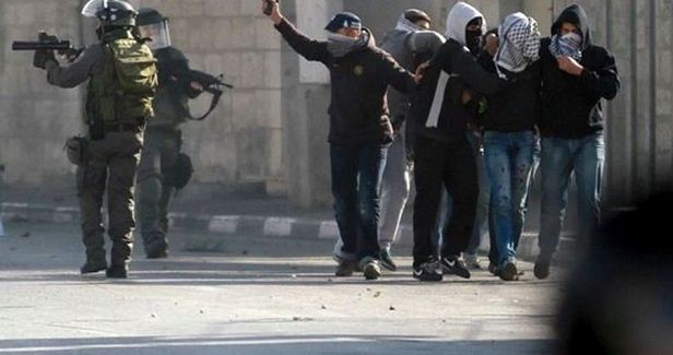 Israeli undercover soldiers kidnap Palestinian child