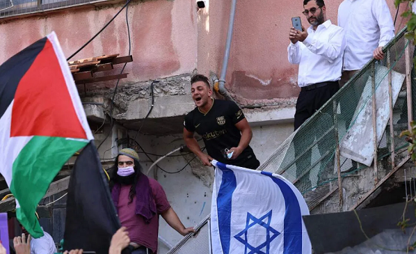 Sheikh Jarrah: extremist parliamentarians storm Palestinian homes