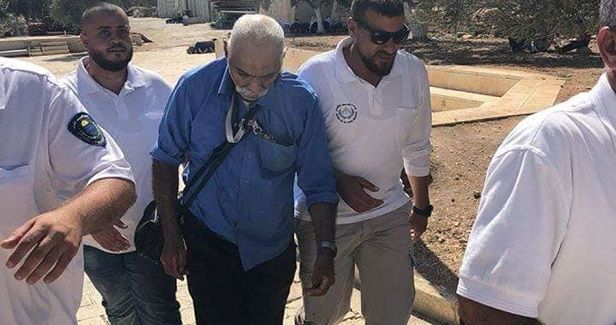 Settler hiding on Aqsa roof found, handed to police