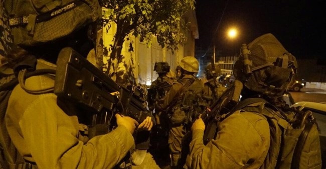 Minors among 16 Palestinians detained by Israeli forces
