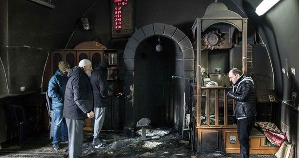 IOF burns Mosque�s interior in southern Jenin