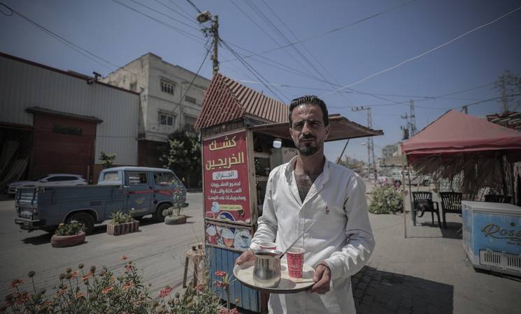 From Public Relations Professional to Coffee Vendor: How the Blockade in Gaza is Pushing Professionals to Unemployment