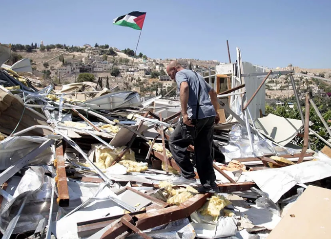 Israel forces Palestine family in Jerusalem to demolish 3 homes