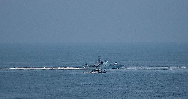 Israeli gunboats attack Palestinian fishermen