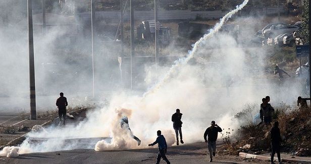 IOF violently quells peaceful marches in al-Bireh and Bethlehem