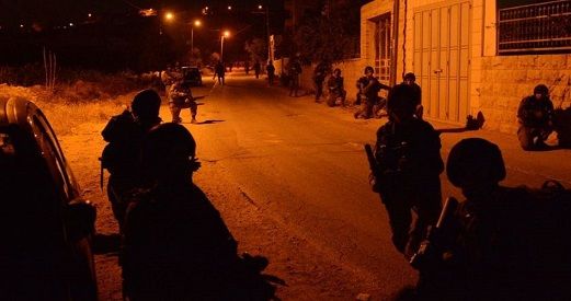 IOF storms Shuwaika area in Tulkarem, clashes with youths