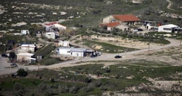Settlers bulldoze land to build outpost in Abu Dis
