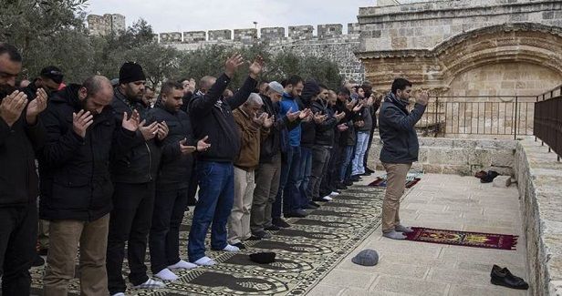 Israel reopens al-Aqsa Mosque