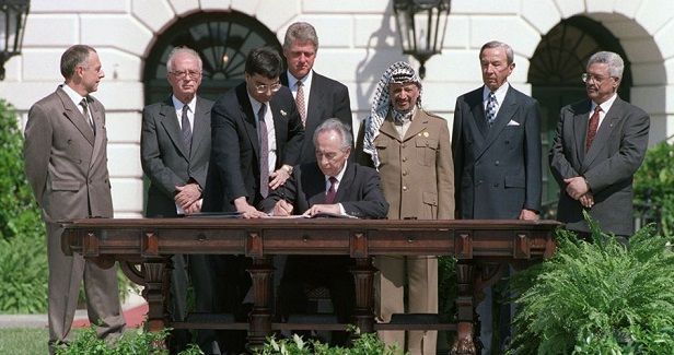 The Veiled Danger of the �Dead� Oslo Accords