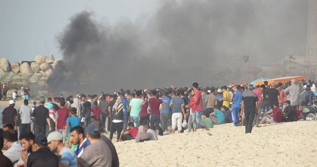 Palestinian killed as Israeli army opens fire at Gaza sea march