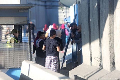 Israel army erects new West Bank checkpoints to collect Palestinians� details