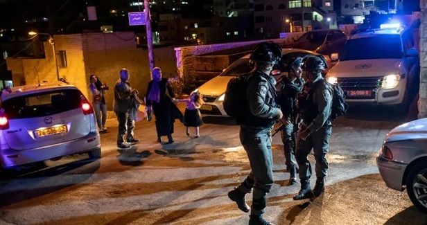 Three kids kidnaped by Israeli police in J�lem