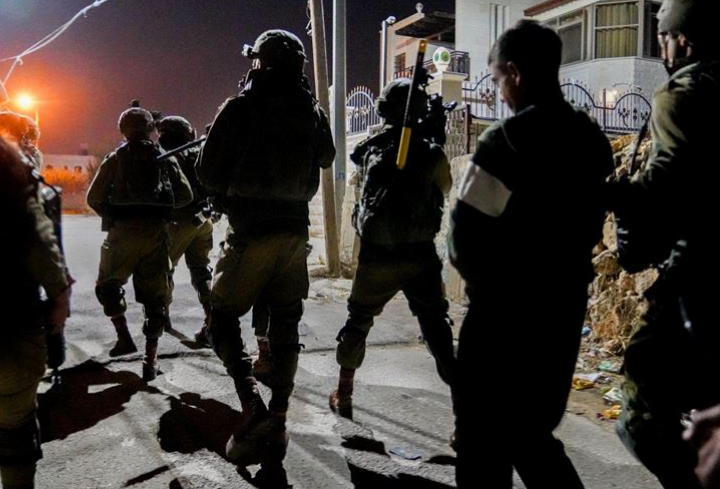 Several Palestinians kidnaped by IOF in W. Bank