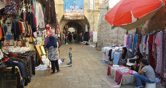 Al-Khawjat market targeted by Judaization