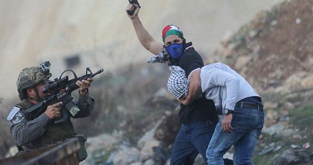 Israeli special forces kidnap Palestinian young man in Nablus