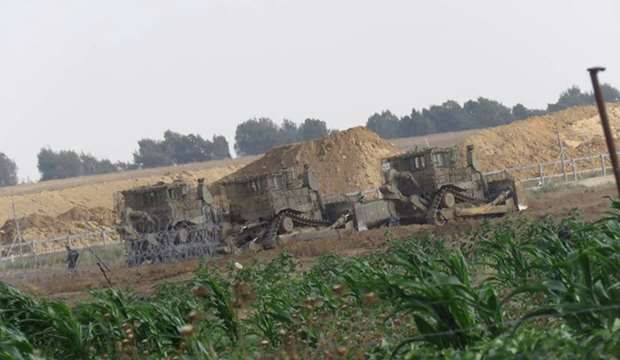 Israeli army infiltrates Gaza border, bulldozes swaths of land