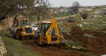 IOF seizes excavation equipment in Nablus