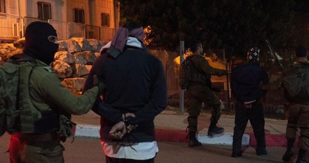 Several Palestinians kidnaped by IOF in W. Bank