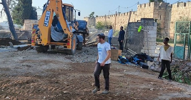 Israeli police quell Palestinians trying to protect Jlem cemetery
