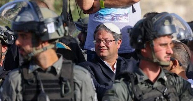 Israeli police detain Palestinian, assault others in Bab al-Amud