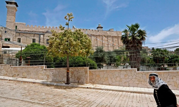 Jerusalem Mufti calls for rejecting Judaisation projects at Ibrahimi Mosque