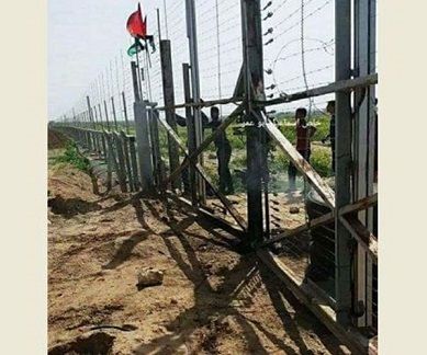 Gazan protesters damage security fence east of Khan Younis