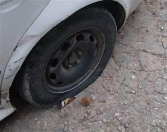 Israeli settlers vandalize Palestinian vehicles in Ramallah