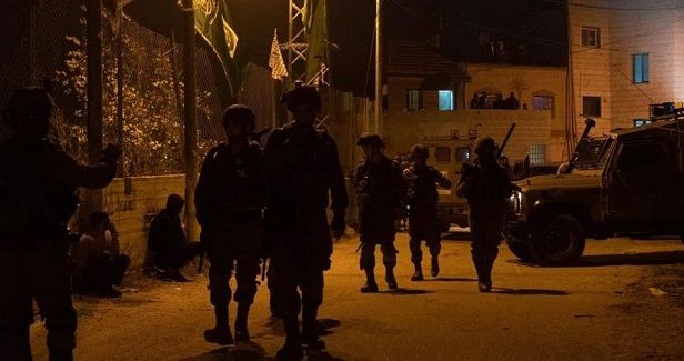 IOF raids homes, kidnaps citizens in W. Bank