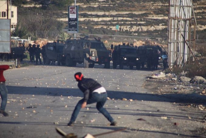 Israeli Forces Open Fire at Ambulance, Injure Palestinian in Ramallah