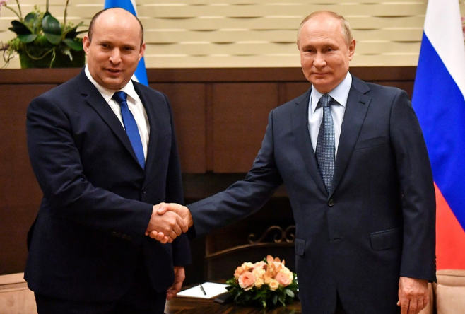 Israeli PM Bennett in Moscow, Offers Mediation