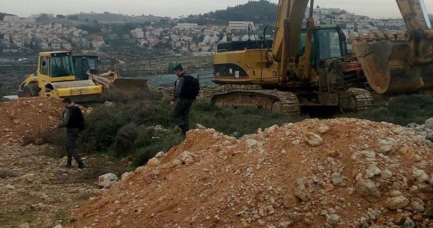IOF bulldozes Palestinian agricultural lands west of Bethlehem