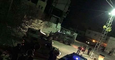Escorted Israeli settlers defile Islamic shrines in Kafl Haris