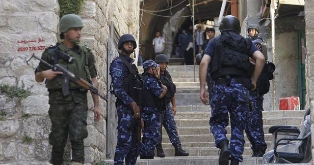 A intelligence arrests citizen after holding his father hostage