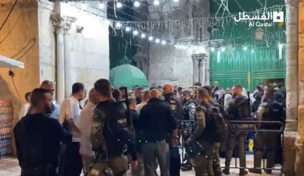 Israeli police raid Aqsa Mosque, expel Muslim worshipers