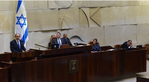 Knesset members vote themselves a salary increase