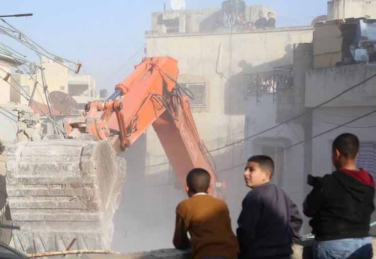 HRW: Sealing Palestinian homes as collective punishment amounts to a war crime