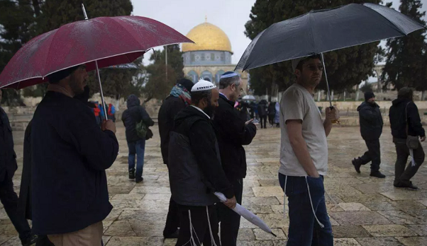 US-Jewish settlers storm Al-Aqsa Mosque