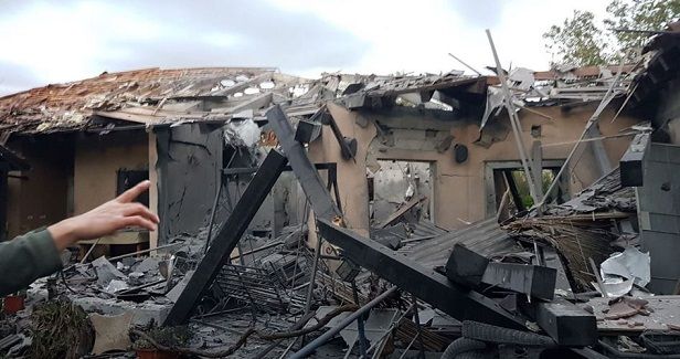 Seven Israelis injured in rocket attack north of Tel Aviv