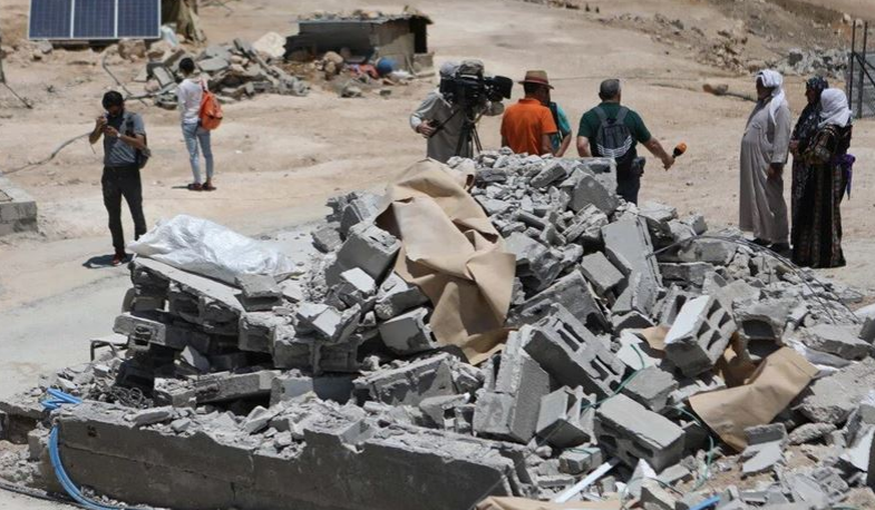 IOF razes two homes in W. Bank town