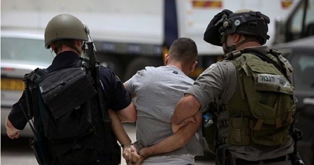 IOF kidnaps Palestinian at checkpoint near Ibrahimi Mosque