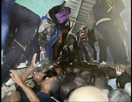 Workers suffocate as Israeli forces fire tear-gas at Checkpoint 300