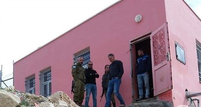 Israeli forces raid water pump rooms in Yatta