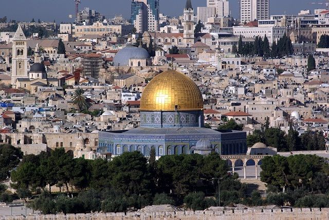 Palestinian youth stage 'cyber-demo' for Jerusalem