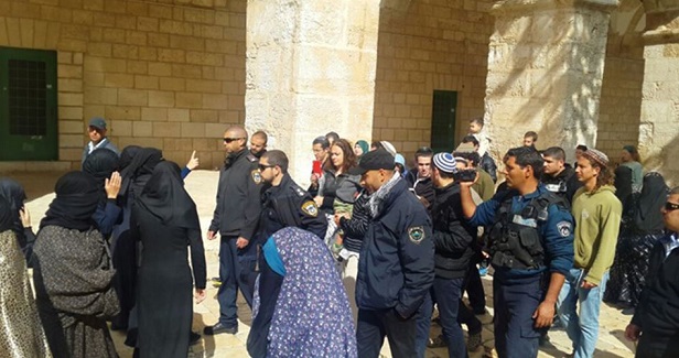 131 Israeli settlers break into Aqsa Mosque
