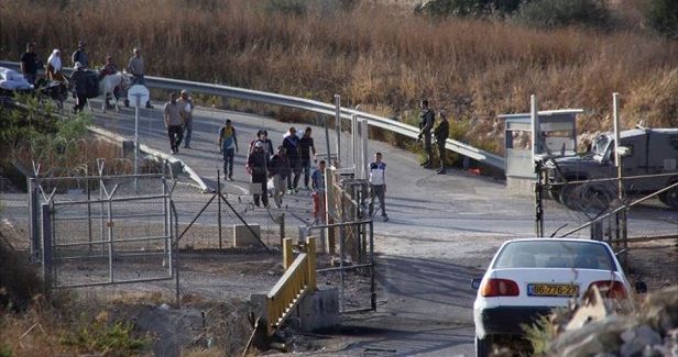 Injuries reported as Israeli forces assault Palestinian workers