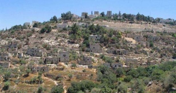 IOF expels Palestinian farmers from their own lands in Nablus